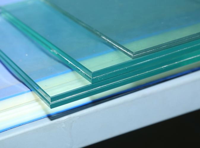 夾層玻璃.jpeg