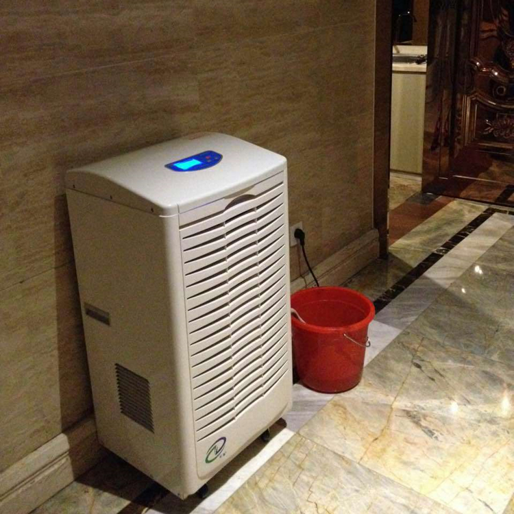 地下室抽濕機